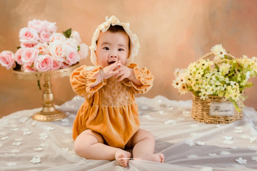 黄南宝宝睡不踏实哼唧扭动